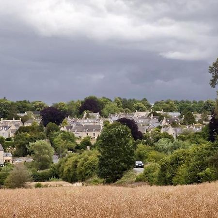 Amarelo Apartment, Central Charlbury, 1 Super King Bed エクステリア 写真